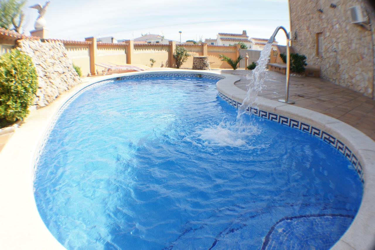 Goldhome - Carlit - Casa 9 Habitaciones, Piscina Privada, Sala De Juegos Empuriabrava Exterior foto